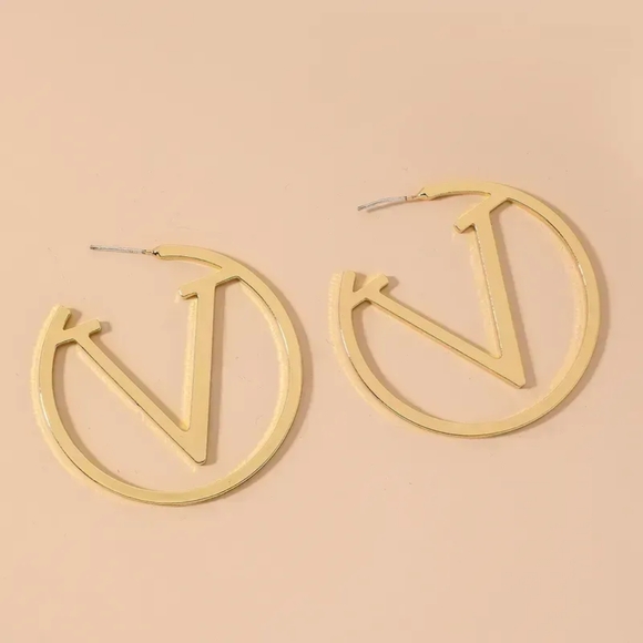 Gold V earrings - Picture 1 of 4